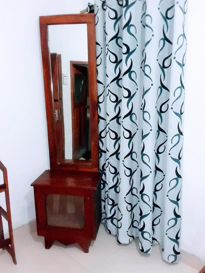 Black And White Kandy Guest House 02 Deiyannewela Екстериор снимка