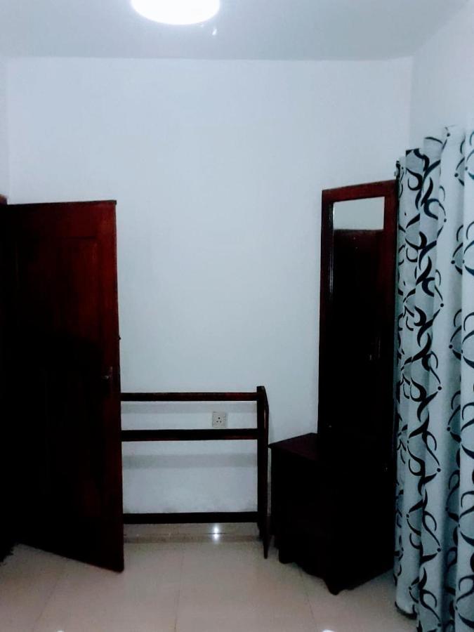 Black And White Kandy Guest House 02 Deiyannewela Екстериор снимка